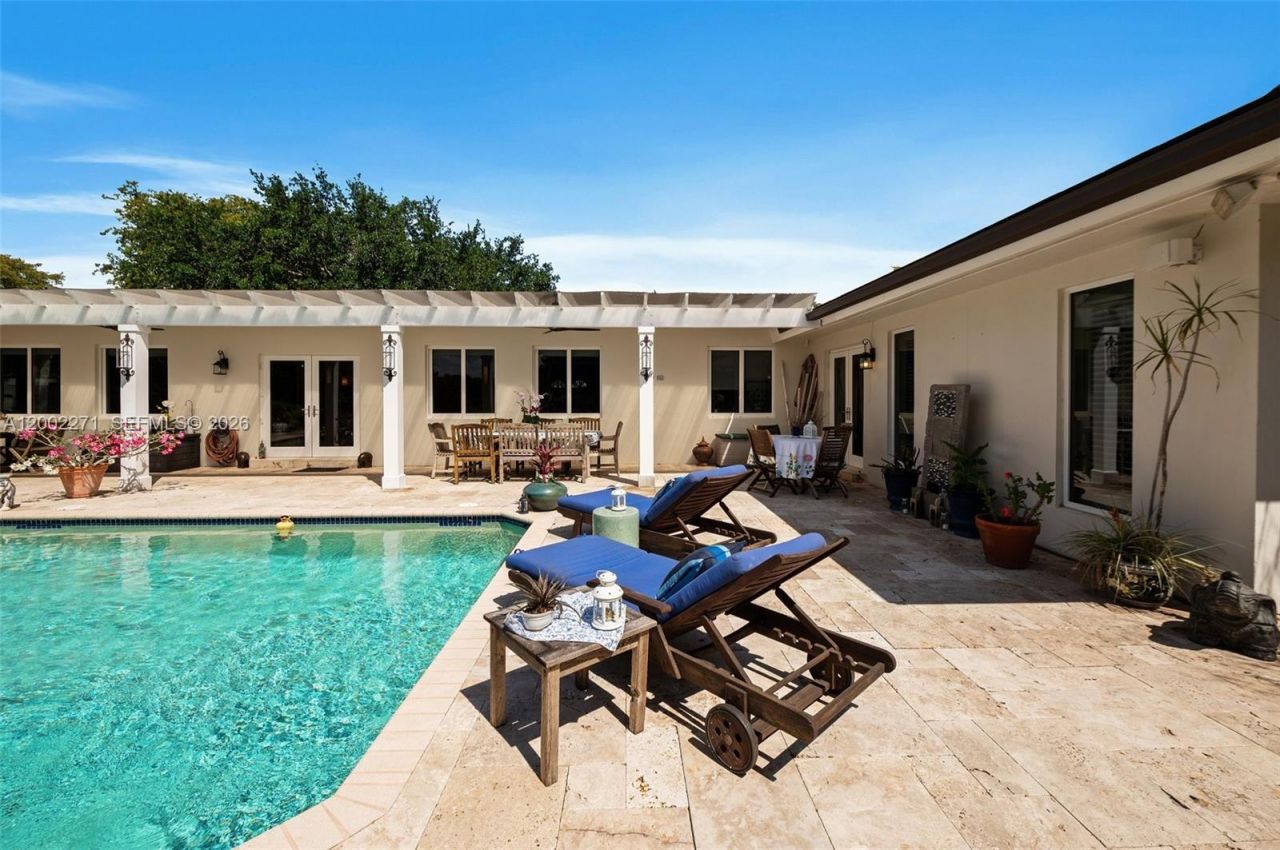 10740 SW 74th Ct, Pinecrest, FL 33156 Photo