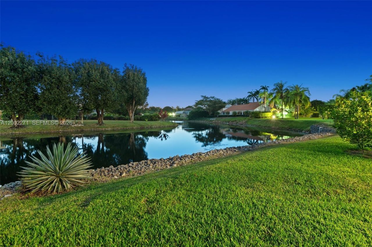 10740 SW 74th Ct, Pinecrest, FL 33156 Photo