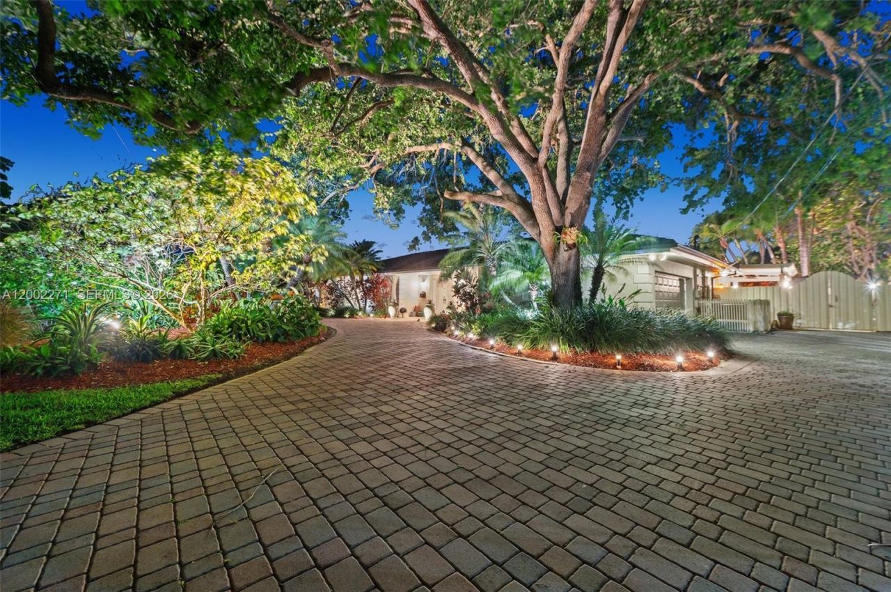 10740 SW 74th Ct, Pinecrest, FL 33156 Photo