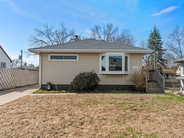 1186 Hewitt Avenue , Saint Paul, MN 55104