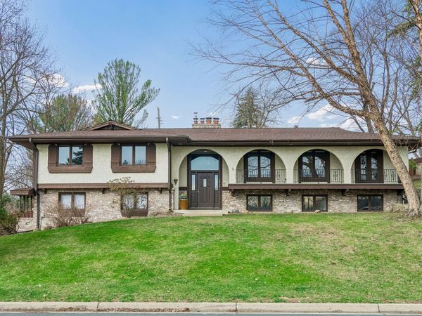 1815 Noble Drive N, Golden Valley, MN 55422