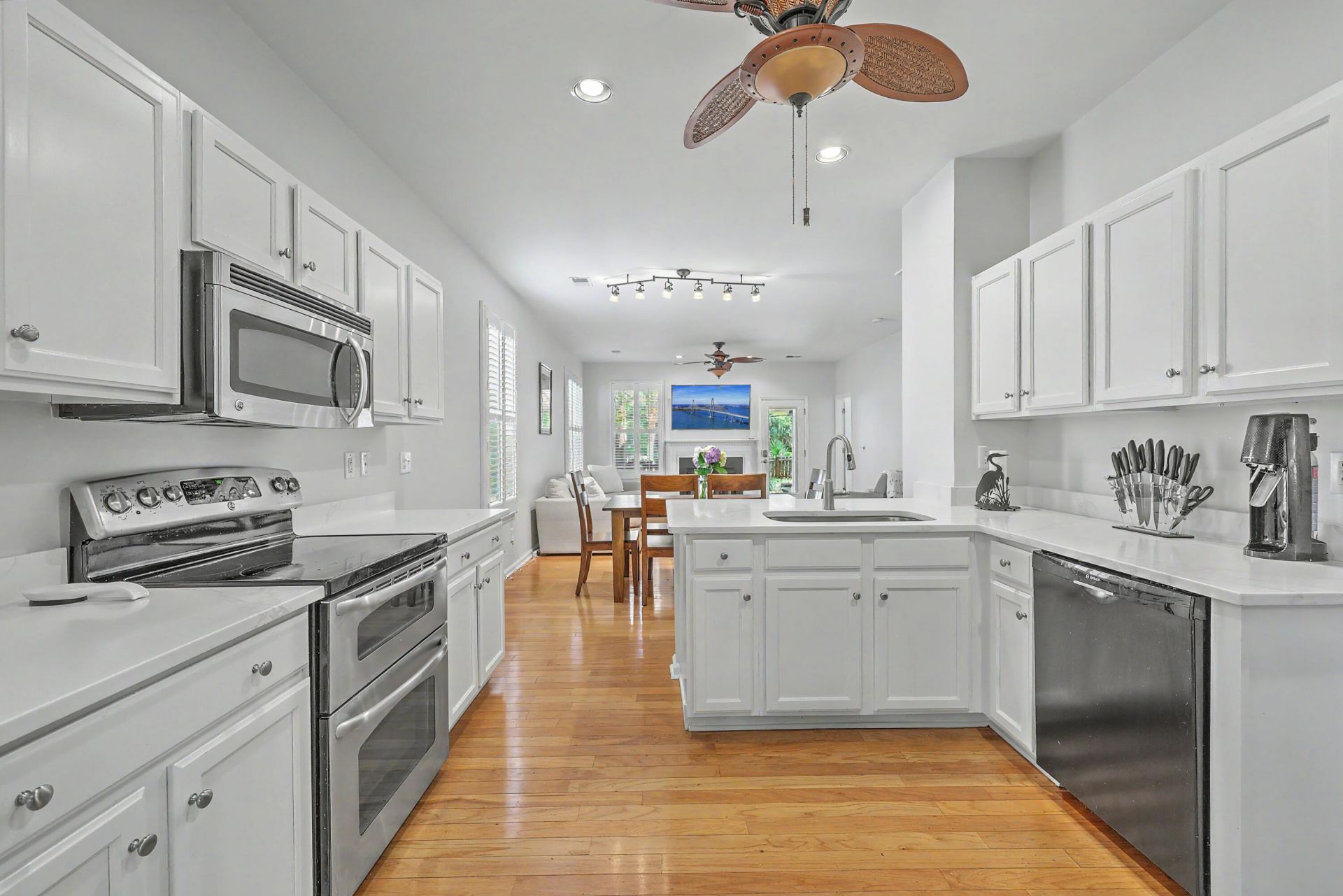 1728 Alan Brooke Drive Photo 8