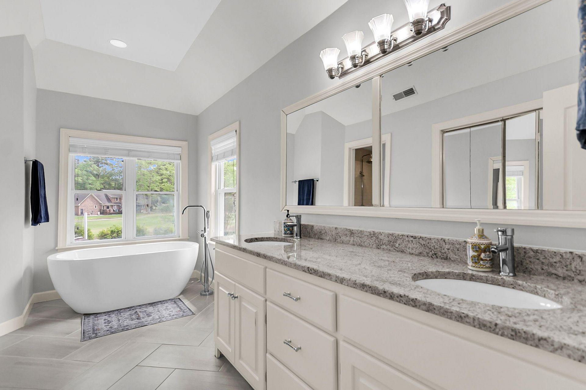 7 Forest Creek Court Photo 27