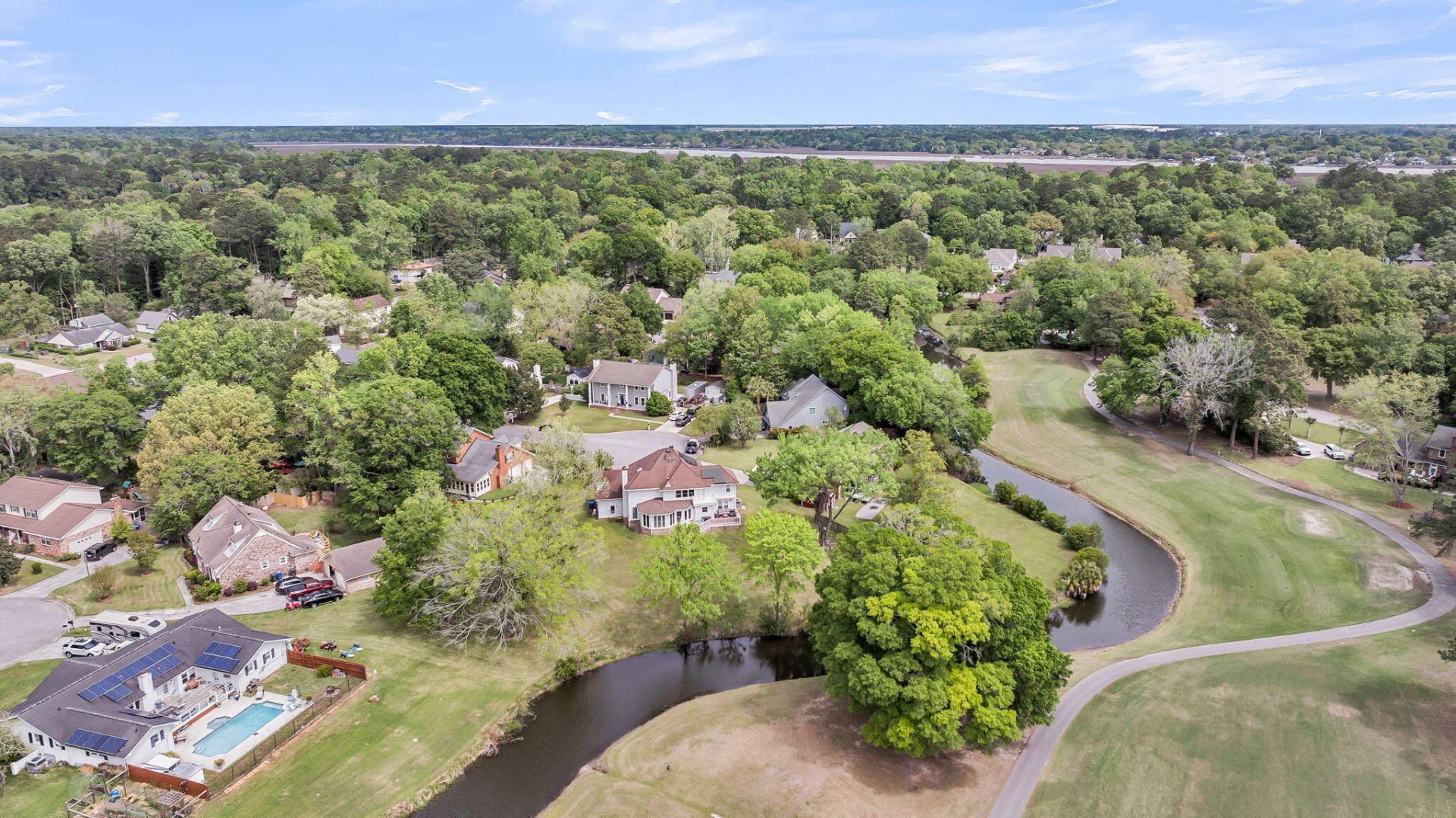 7 Forest Creek Court Photo 4