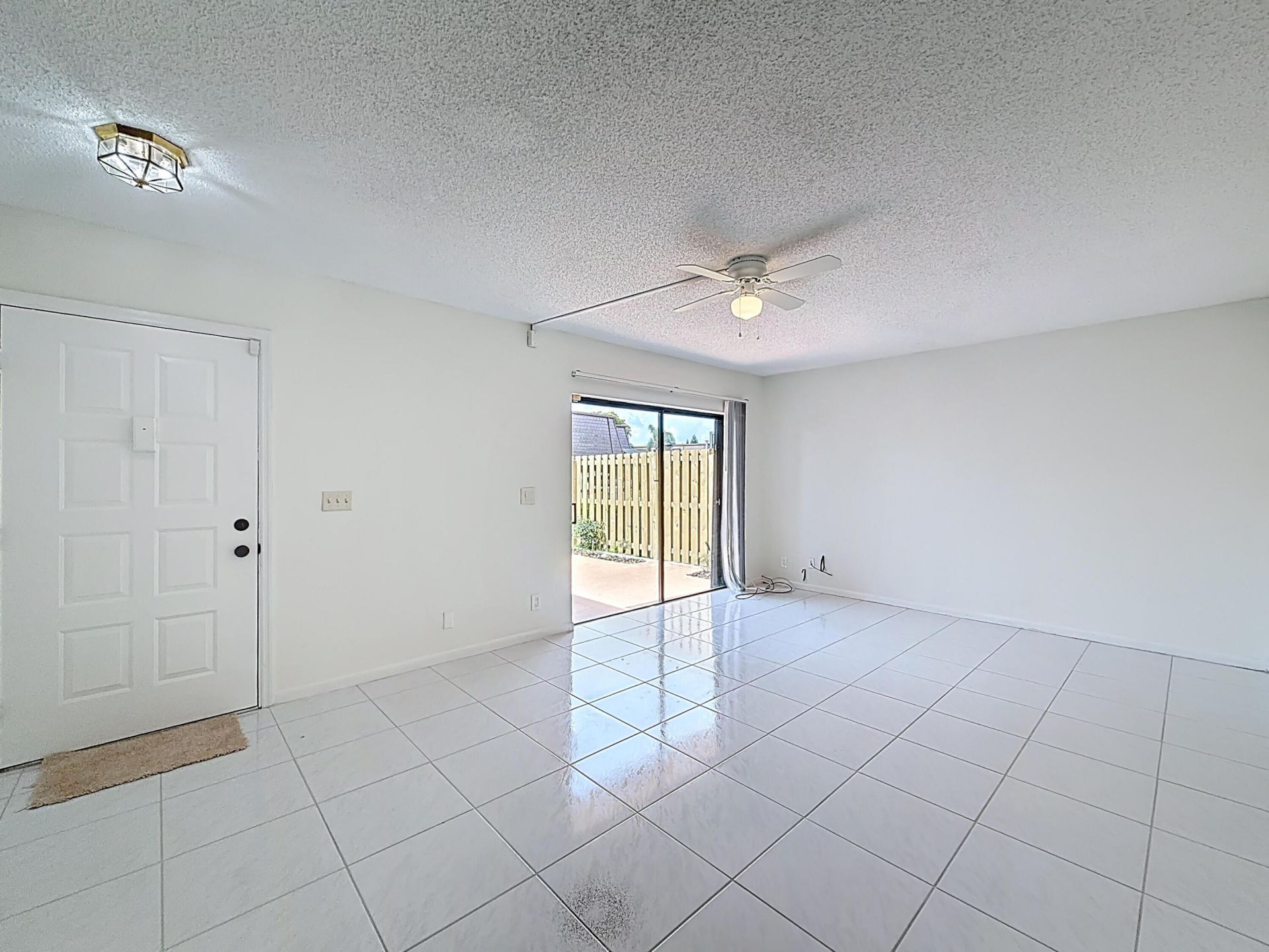 7496 E Courtyard Run E, Unit 35, Boca Raton, FL 33433 Photo