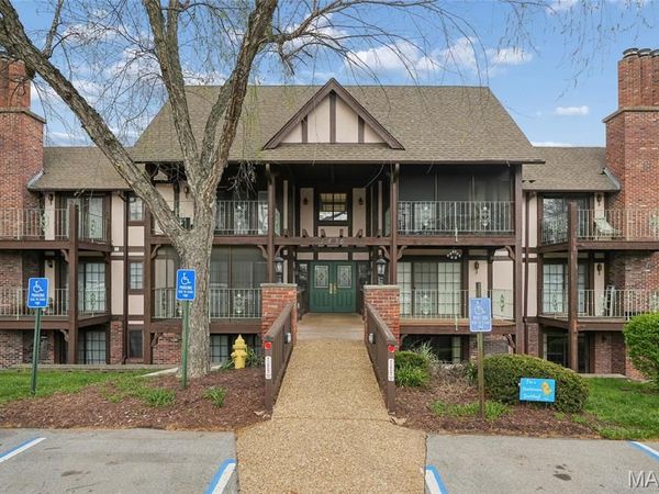 1436 Heritage Landing, Unit 32, St Charles, MO 63303