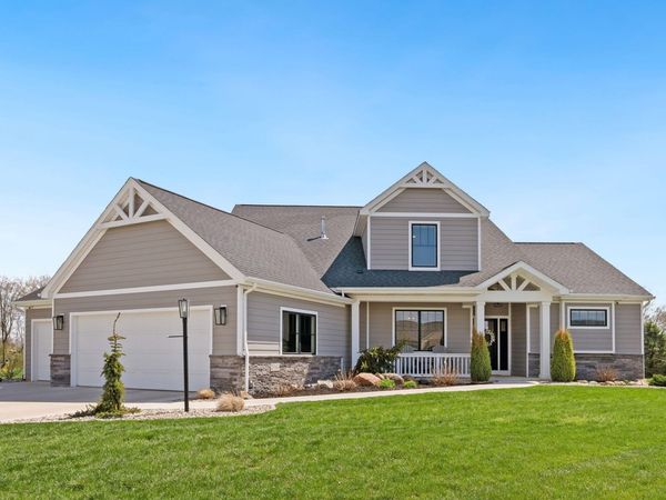 2016 Fairway Drive, Auburn, IN 46706