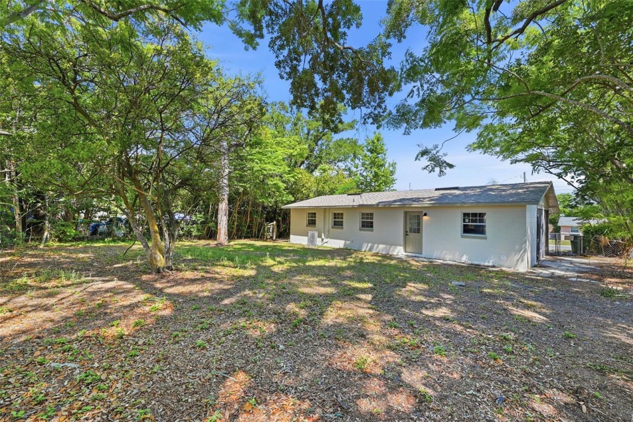 2115 Woodland Boulevard , Leesburg, FL 34748 Photo