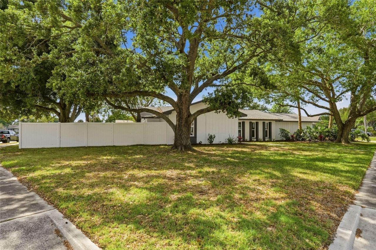 9516 Merrimoor Boulevard, Seminole, FL 33777 Photo