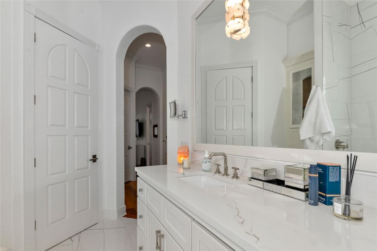 1690 Assisi Drive, Unit 12, Sarasota, FL 34231 Photo