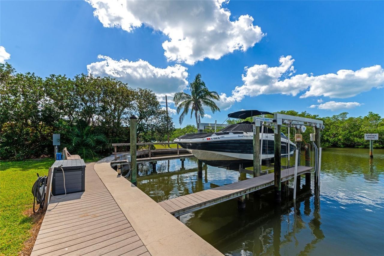 1690 Assisi Drive, Unit 12, Sarasota, FL 34231 Photo