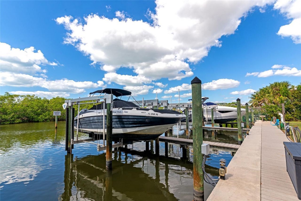 1690 Assisi Drive, Unit 12, Sarasota, FL 34231 Photo