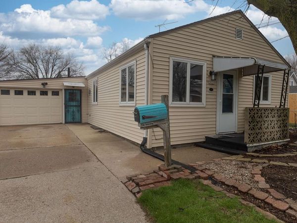 2021 SHERIDAN STREET, Oshkosh, WI 54901