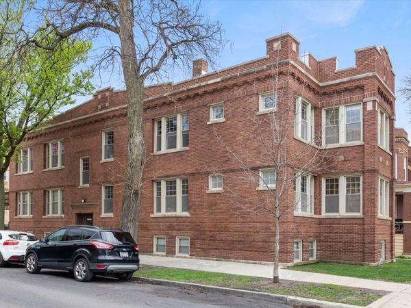 3121 W Belle Plaine Avenue , Unit 2W, Chicago, IL 60618