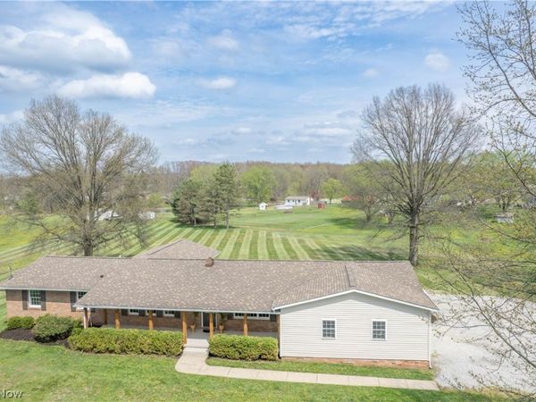 6459 Smith Kramer Street NE, Hartville, OH 44632