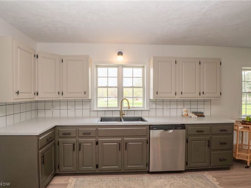 6459 Smith Kramer Street NE, Hartville, OH 44632 Photo 16