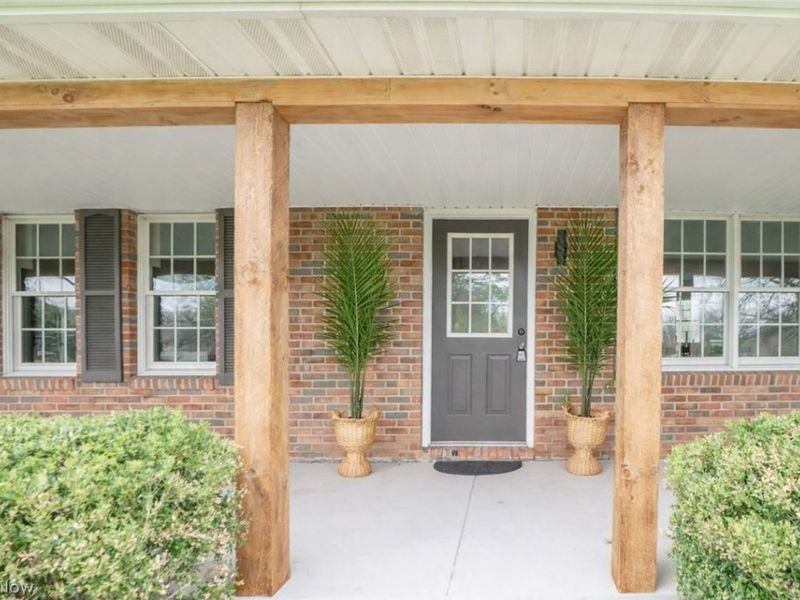 6459 Smith Kramer Street NE, Hartville, OH 44632 Photo 3