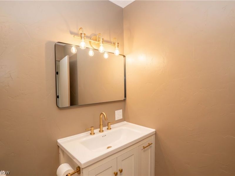 6459 Smith Kramer Street NE, Hartville, OH 44632 Photo 32