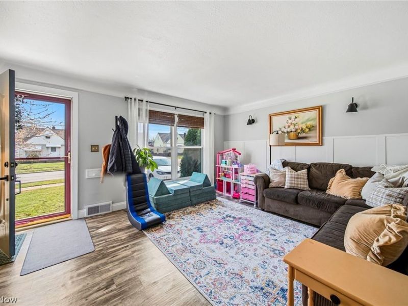 1714 E 294th Street, Wickliffe, OH 44092 Photo 2