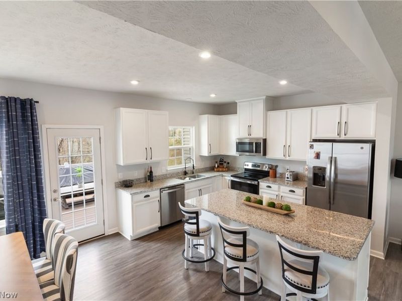 4037 N Steels Circle , Cuyahoga Falls, OH 44224 Photo 11