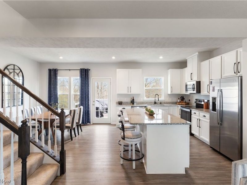 4037 N Steels Circle , Cuyahoga Falls, OH 44224 Photo 2