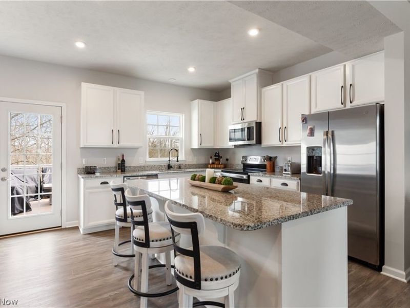 4037 N Steels Circle , Cuyahoga Falls, OH 44224 Photo 3