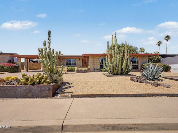 11822 N 38TH Place, Phoenix, AZ 85028