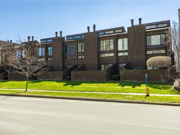 1599 East Avenue , Rochester, NY 14610