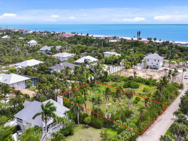 470 Sawgrass Pl, Sanibel, FL 33957