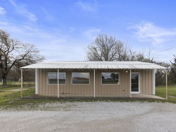 618 N Main Street , Jay, OK 74346