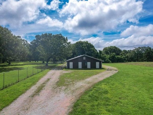 620 N Main Street , Jay, OK 74346