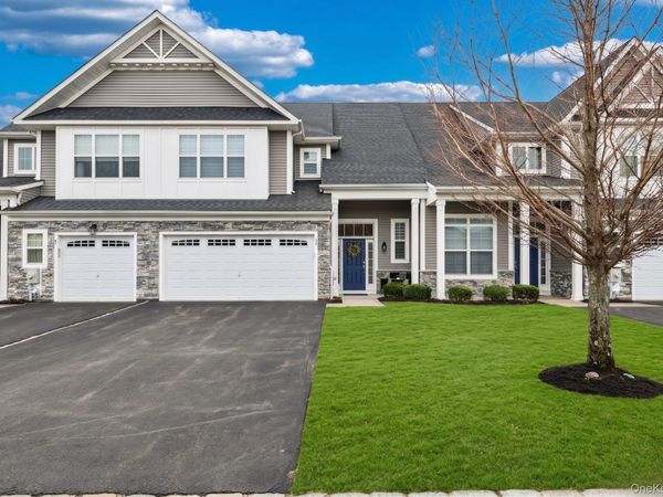 86 Wavell Avenue , Yaphank, NY 11980