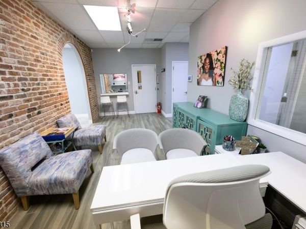 504 Hamburg Tpke, Wayne, NJ 07470