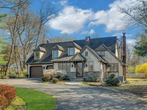 21 Hewlett Rd, Montville, NJ 07082