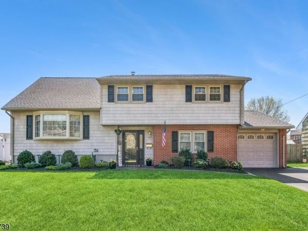 14 June Way, Middlesex, NJ 08846