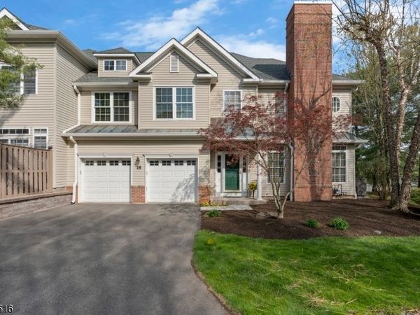 18 Loft Dr, Bridgewater, NJ 08836
