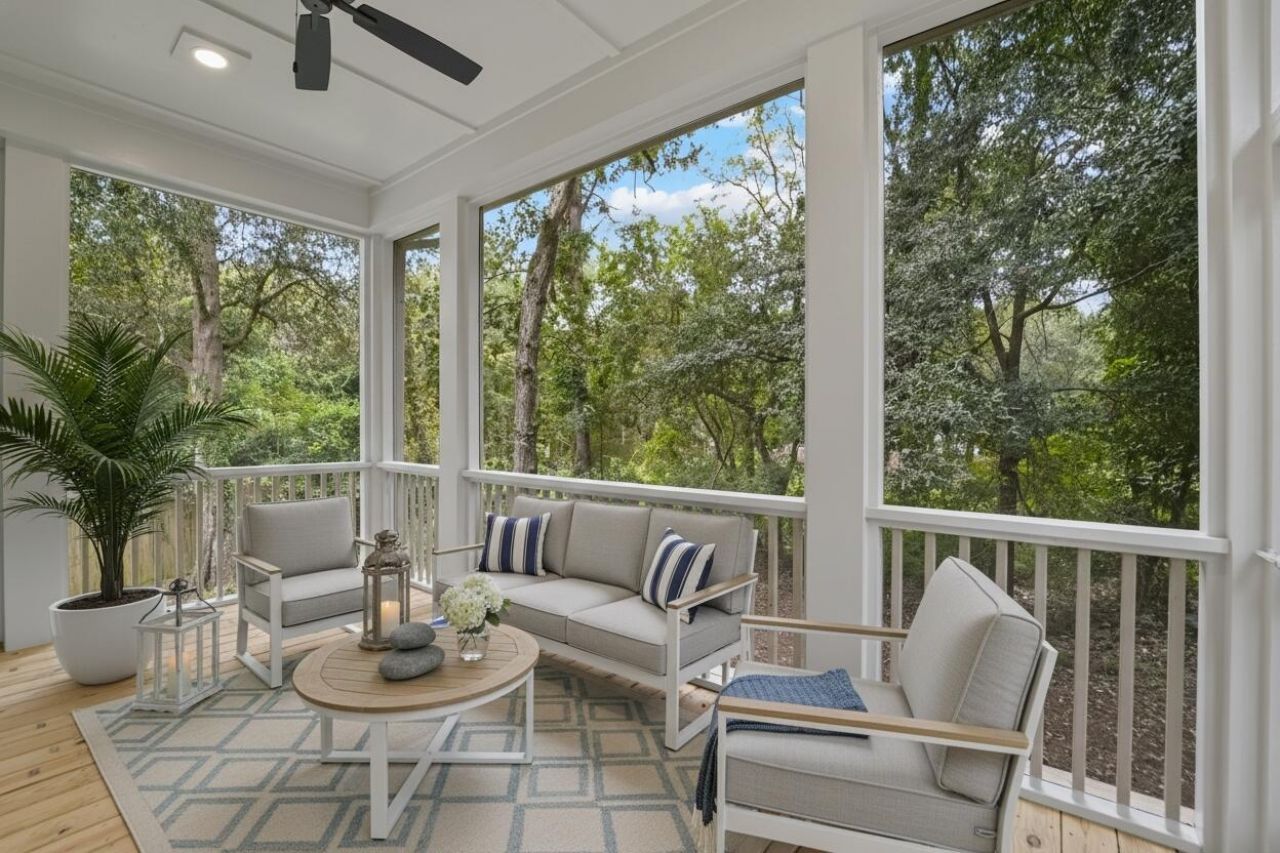 1892 Grover Drive Photo 6