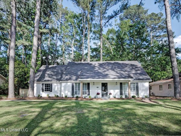 5366 Balmoral Drive, Jackson, MS 39211