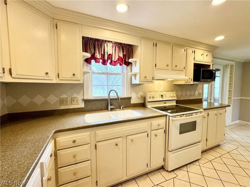 120 Walter Avenue, Washingtonville, OH 44490 Photo 9