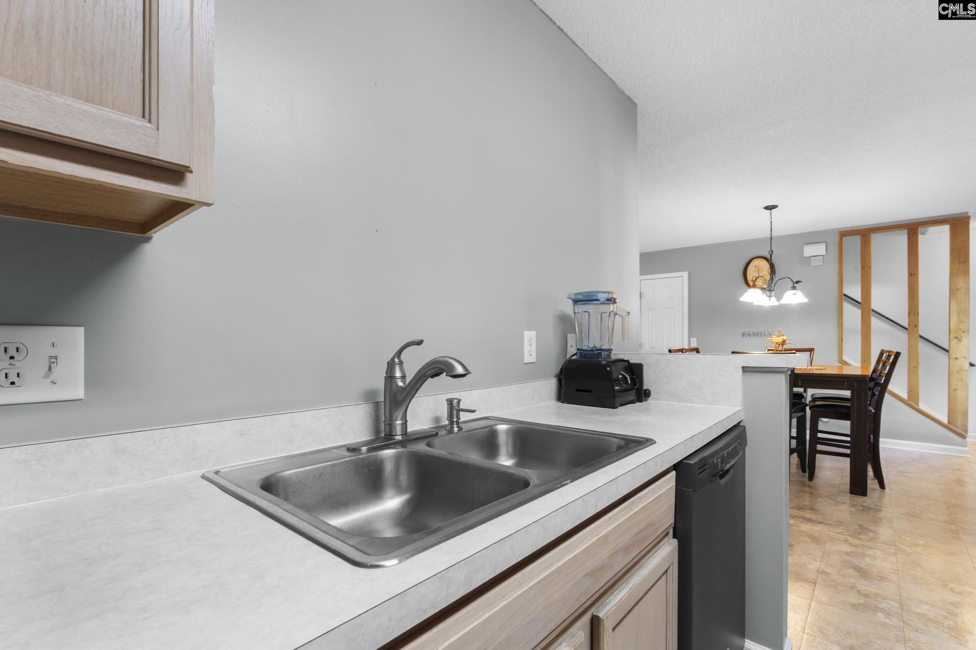 121 Wigmore Ln  Photo 11