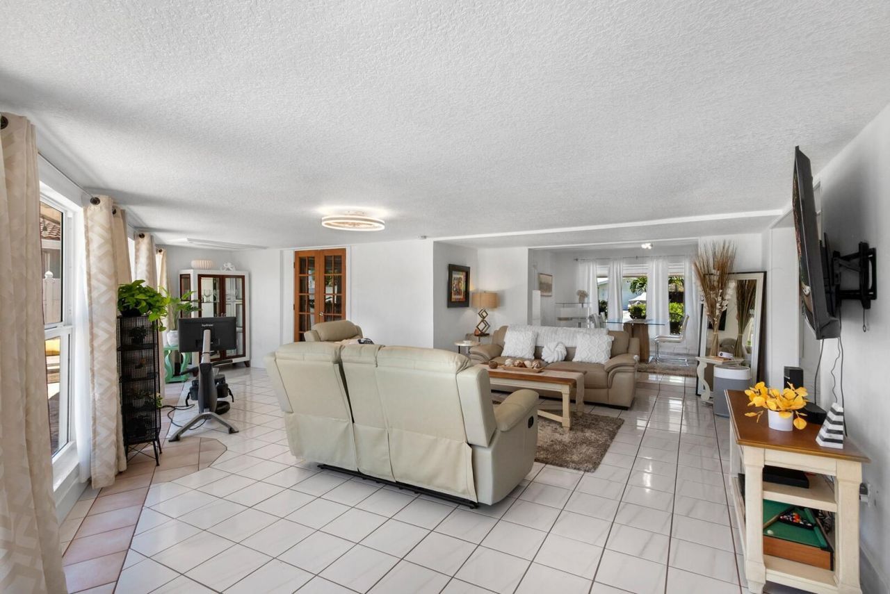 220 SE 2nd Avenue, Pompano Beach, FL 33060 Photo