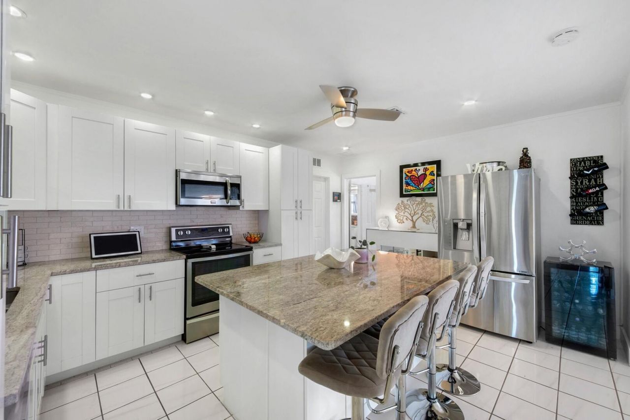 220 SE 2nd Avenue, Pompano Beach, FL 33060 Photo