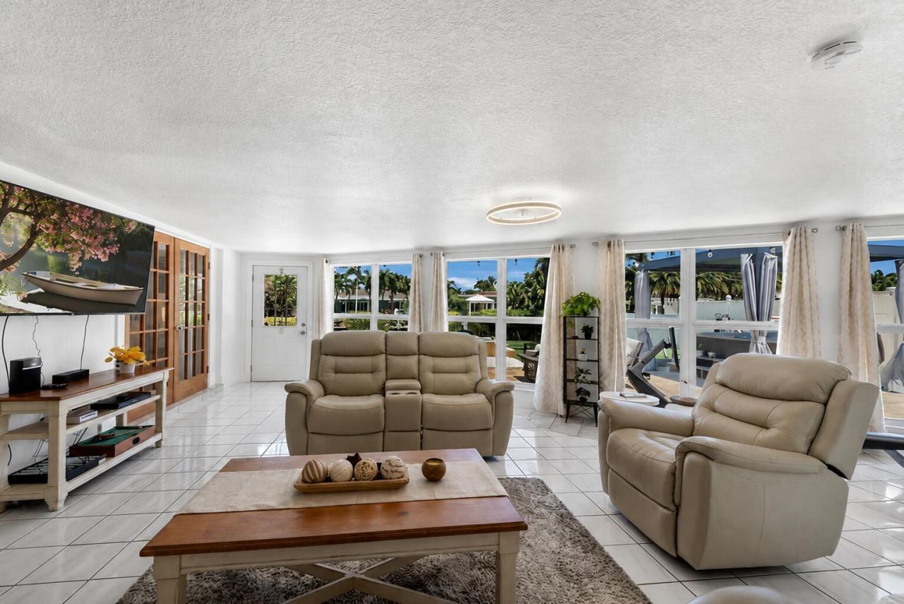 220 SE 2nd Avenue, Pompano Beach, FL 33060 Photo