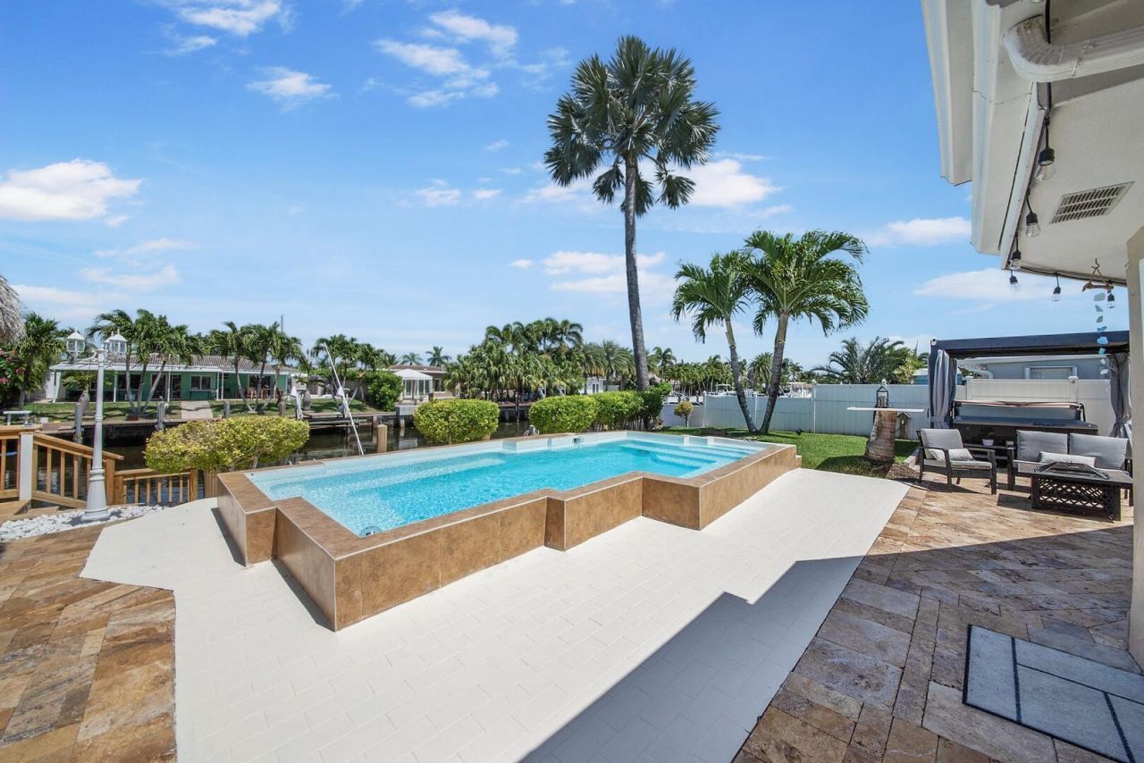 220 SE 2nd Avenue, Pompano Beach, FL 33060 Photo