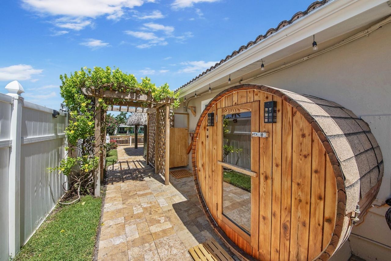 220 SE 2nd Avenue, Pompano Beach, FL 33060 Photo