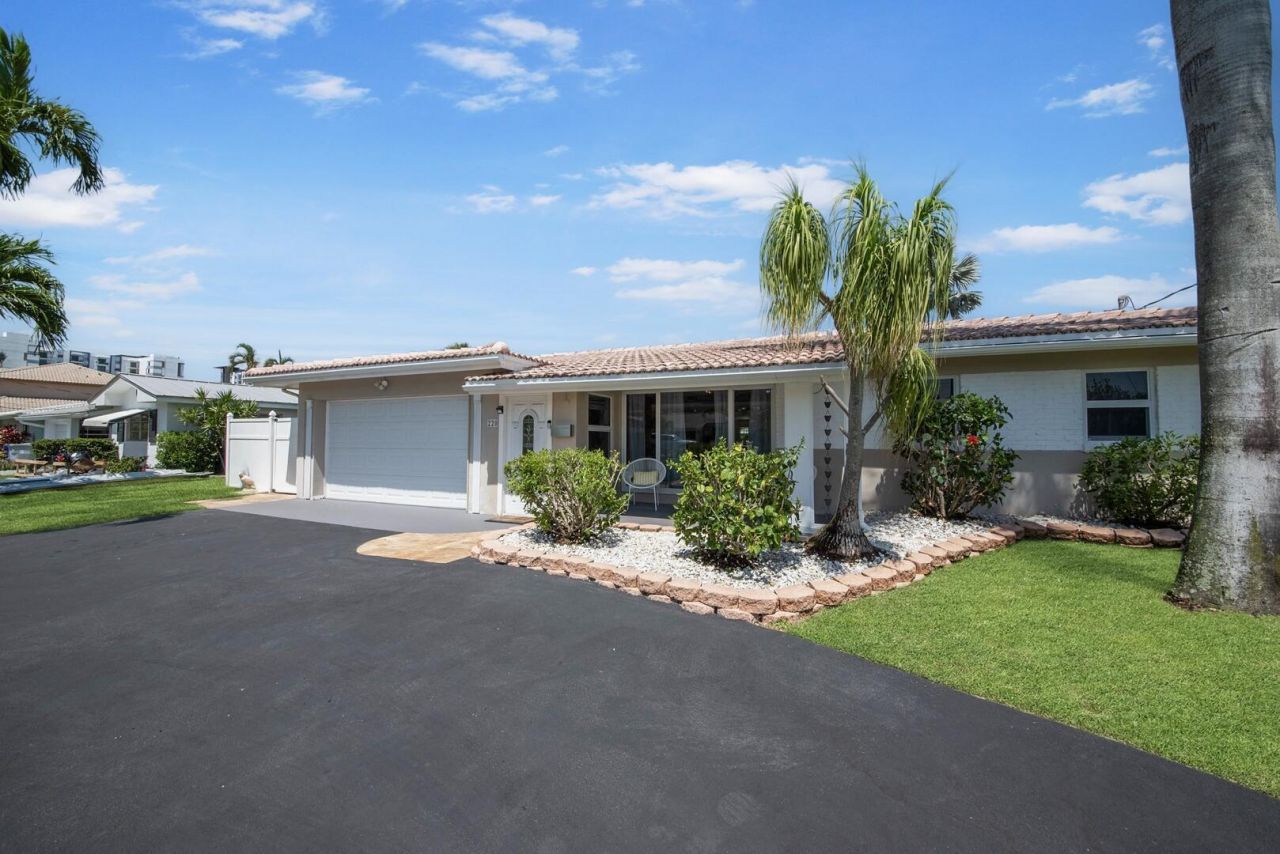 220 SE 2nd Avenue, Pompano Beach, FL 33060 Photo