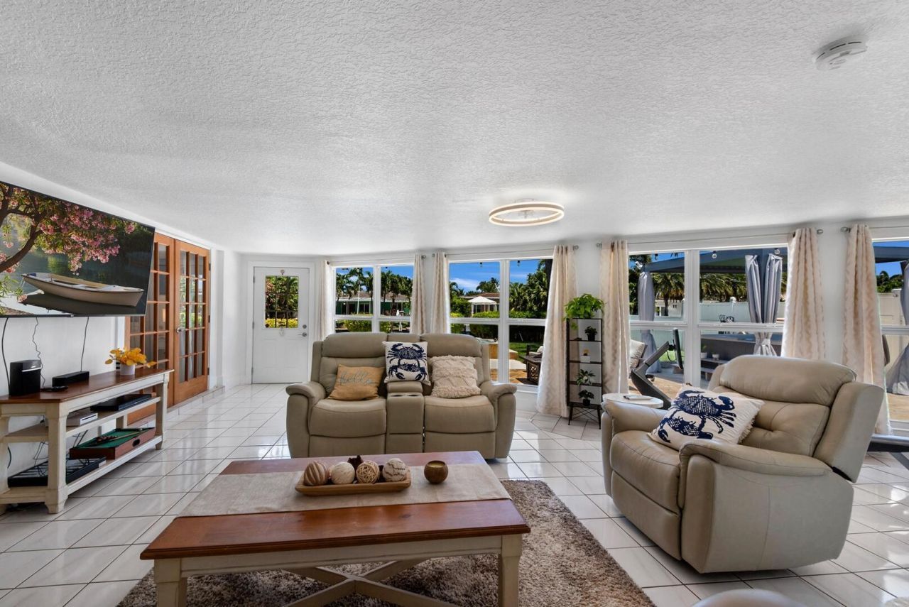 220 SE 2nd Avenue, Pompano Beach, FL 33060 Photo