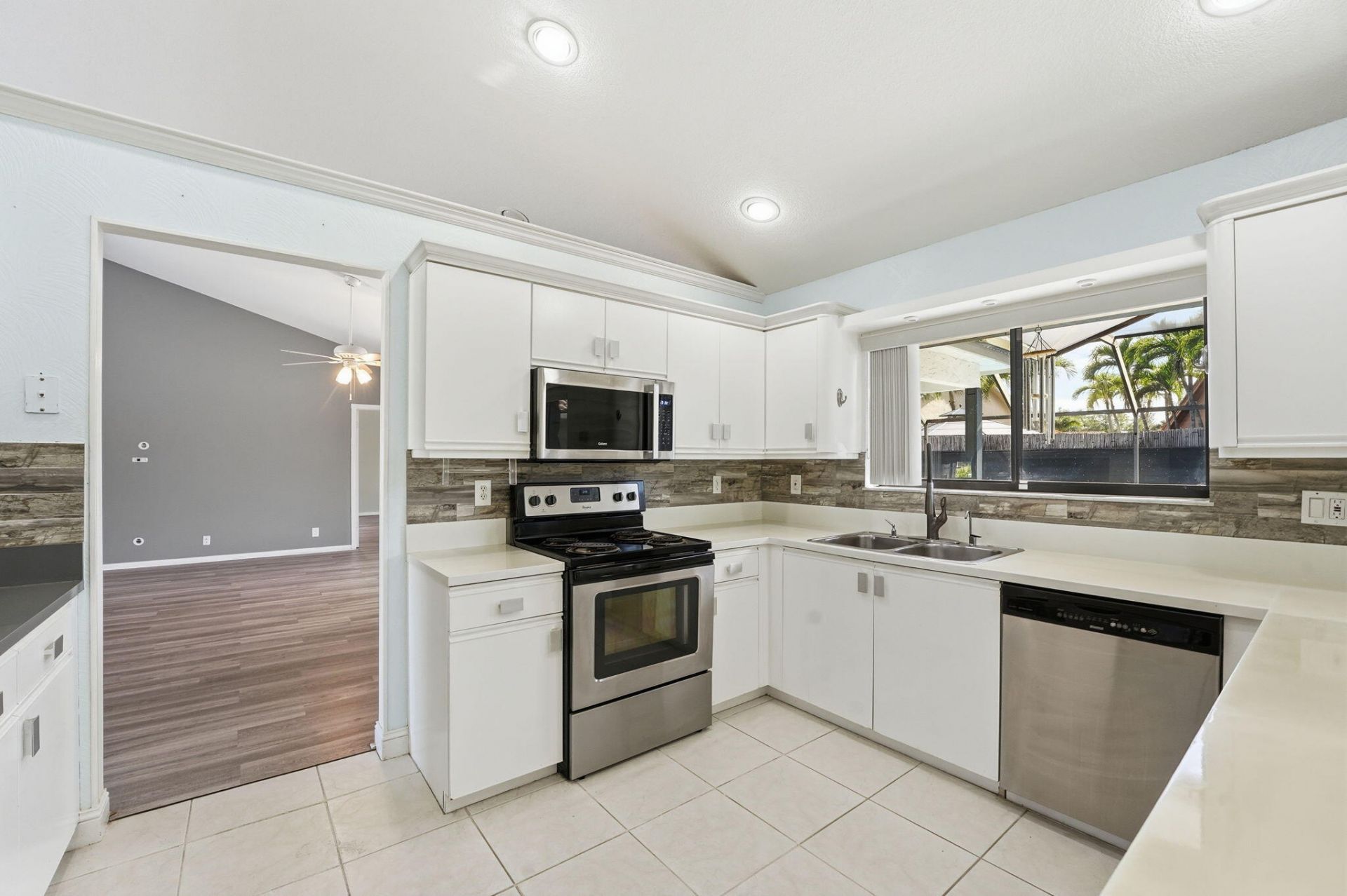 9284 Laurel Green Drive, Boynton Beach, FL 33437 Photo
