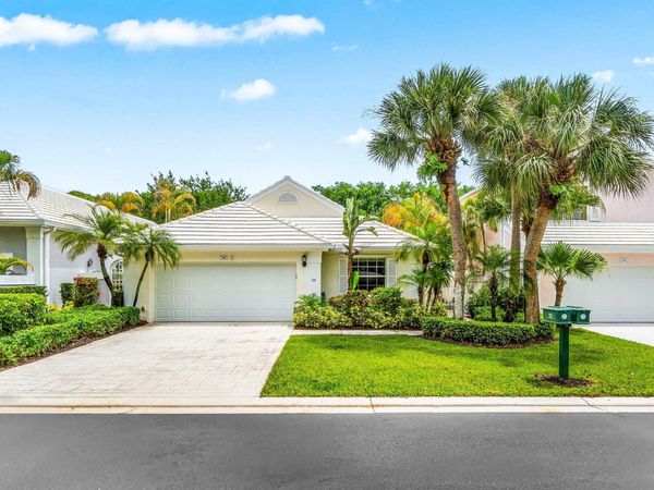 25 Wyndham Lane, Palm Beach Gardens, FL 33418