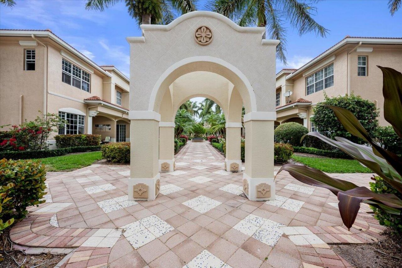 5102 Artesa Way W, Palm Beach Gardens, FL 33418 Photo